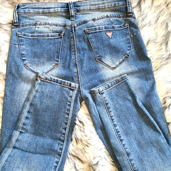 🔴SOLD🔴Guess skinny mid rise jeans - Picture 1 of 3